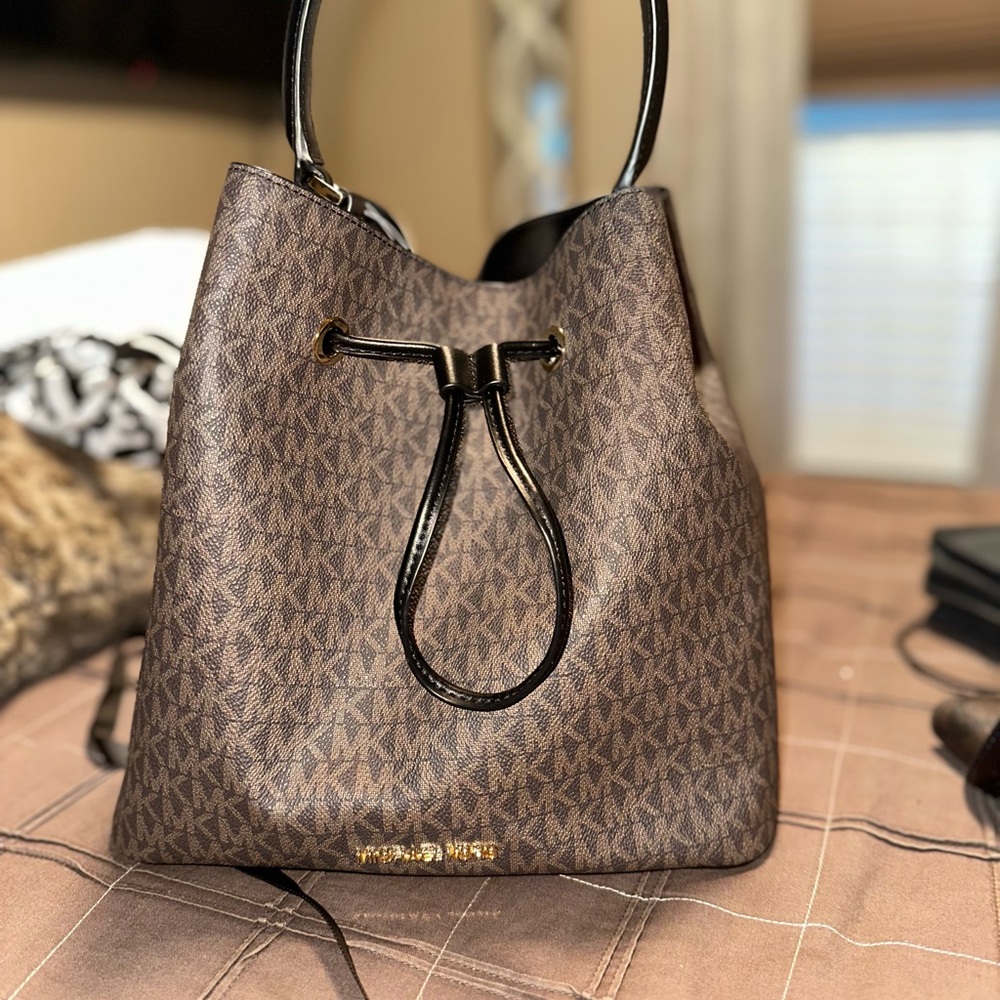 Michael Kors Signature Brown Bucket Bag